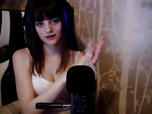 ASMR – Soe ASMR – Crinkling/Fabric Sounds