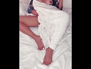 Sexy Pinay MILF Sasha Sophia Moisturizing Feet & Squirting To Lesbian Porn!!