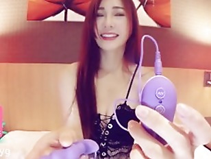 	阿芙拉多珠震動,情趣商店店員推薦的多珠震動一顆一顆進入菊門
