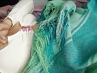 ลูกพี่ลูกน้องร้อนช่วยตัวเองหีน้ำนมของเธอในขณะที่พี่ชายของเธอวางอยู่บนเตียงเดียวกัน
 หนัง xhd ญี่ปุ่น