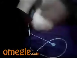Hermosa Chica Enseña Sus Tetas En Omegle