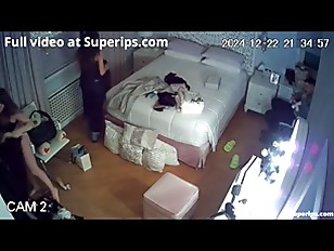 IPCAM – British boy looks at his naked