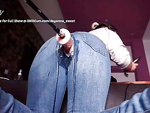 PAWG Housewife Has Creamy Orgasms Thru Her Jeans From Machine Dildo