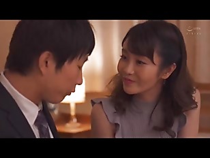 友人母の卑猥なヒミツを知ってしまった僕「いい事シテあげるからナイショにして…♡」問い詰めるはずがFカップ熟女と杭打ち凄テクSEX