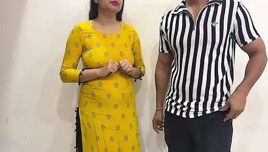 Cylinder De Do Bhaiya Pls- Indian Neighbour's Hot Wife Fucked Exchange of Cylinder, Got Cum on Hairy Pussy
