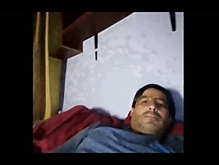 @chelenko pesca con mosca es un pervertido y un pedófilo que se masturba en la cámara frente a una niña de 2 años