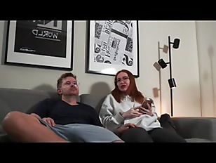 Trending porn video – Amateur couple having sex on the couch in the living roomEM8ghtb