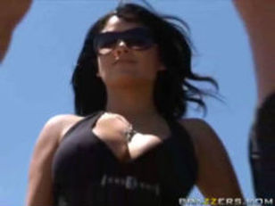 Guns porn video – Milfland Security 2 The Drop off 