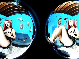 MILF Solo VR Porn Tube Videos at YouJizz