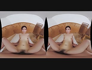 《VR中出し》揉み甲斐のある柔らかいおっぱいと積極的に求めてしまう淫乱な自我を抑えきれない