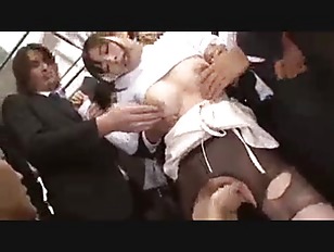 満員電車で変態男に触られる美少女・周りに人がいるのにのけ反るほど感じてしまいそのままハメられる・★痴漢・エビ反り・JK★