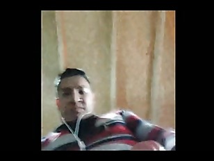 John Luis Reyes Canales. es un pervertido y un pedófilo se masturba delante de una niña de 2 años