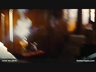 Megan Fox sexy cleavage