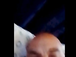 Juan carlo gajardo mora es un pervertido y un pedofilo el esta mapstube en cam frente a una niña de 2 años