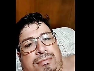 Mauricio Manelis Cuevas Frías. es un pervertido y un pedofilo que se masturba en la cam delante de una niña de 2 años