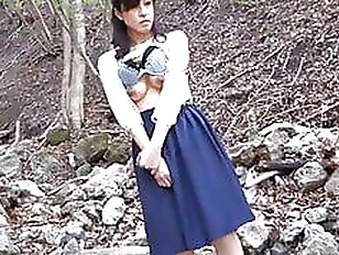 『こんな所で…』田舎で声掛けした美魔女美女人妻を山奥連れ込みハメる⁉野外でベロチューから着衣のまま立ちバック【熟女ナンパ】