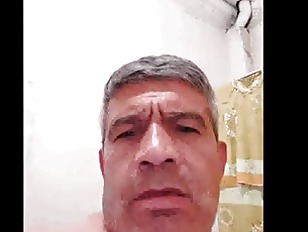 Gustavo Enrique Soto Urbina. St un pervertido y un pedófilo se masturba en la cámara frente a una niña de 2 años