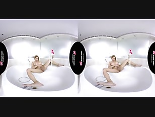 TSVirtuallovers Shemale jerking off in bathtub