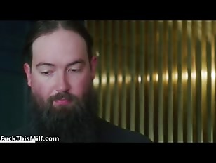 The guy came to the boss with big milkings to fuck her - Savannah BonddZkgt