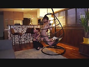 【深田えいみ】メガネお姉さんが逆ナンパしたM男のチンポを卑猥に痴女りまくって羞恥な男の潮吹きさせちゃう！