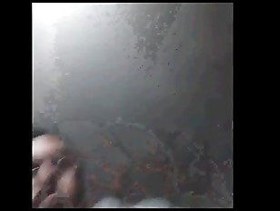 Eduardo Muñoz. es un pervertido y un pedofilo el esta matube en cam frente a una niña de 2 años