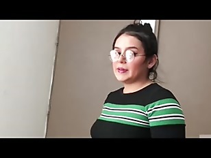 Stepmom tarada recompensa aluno com sexo oral quente