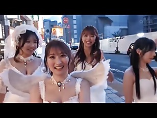 【ナンパ】婚活サークルの女子たちがハロウィンナイトでナンパ男達にレイプまがいに辱められた流出動画！【素人Clover】