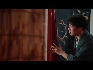 ＜人妻NTR＞禁欲で挑んだ家族の温泉旅行！混浴風呂で遭遇したエロ爆乳な美熟女”義母”に発情…デカチン巨根で犯し中出し調教