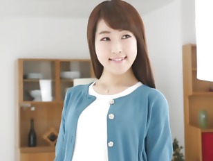【清楚な美巨乳妻の誘惑】 ねっとりフェラ&生ハメで乱れまくり♡ 旦那を忘れるほどの快楽に溺れる！ 隠れたエロさを暴く！ 清楚な美ボディを堪能！ 気持ち良すぎてヤミツキ注意！ 三十路の美ボディを大胆披露！