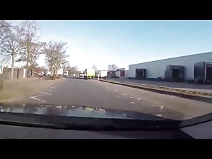 Lucy Cat fucks on a public streeteALXa4vd