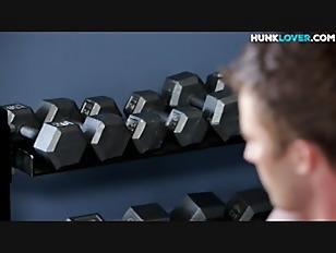 Stroking Dick porn video – Hunky unshaven newbie solo tugging in gym until jizz