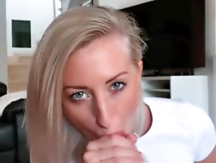 Hot Tinder Date gives me the best blowjob ever and swallows all my cum