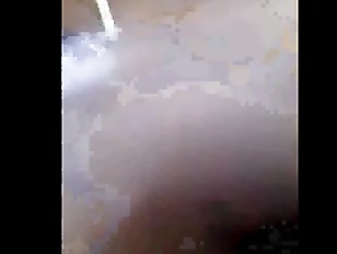 Cristian Kaufhold es un pervertido y pedófilo que se masturba frente a una niña de 2 años