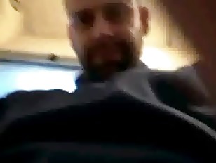 marco pugliese si masturba davanti a una ragazzina di 14 anni