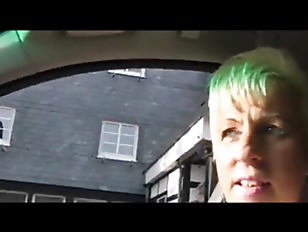 Einsam geschiedene MILF fickt Teen im Urlaub6MZRwvlE