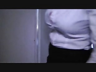 Mutliple Orgasm porn video – Fetter Nerdjunge mit kleinem Schwanz spritzt in reife Frau