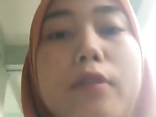 Trending 'jilbab' videos
